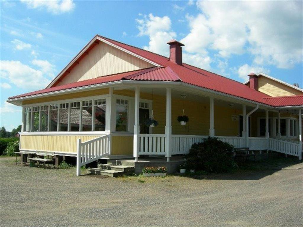 Majatalo Myoetaetuuli Hotel Pitkajarvi  Exterior photo